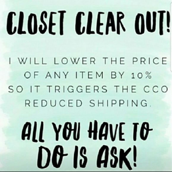 💥CLOSET CLEAR OUT💥 - Picture 2 of 3